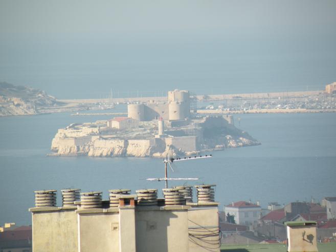  le Chateau d'If, vu depuis Notre-Dame
